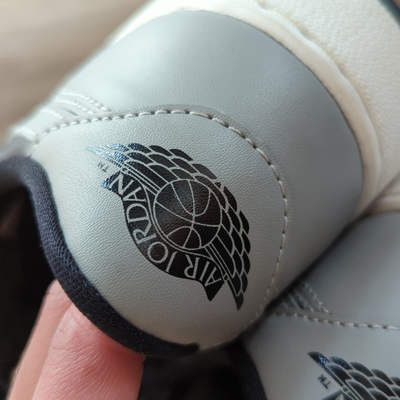 Air Jordan 1 Low OG Shadow 2015 (Mens 6.5/Women's 8) - Picture 8 of 12